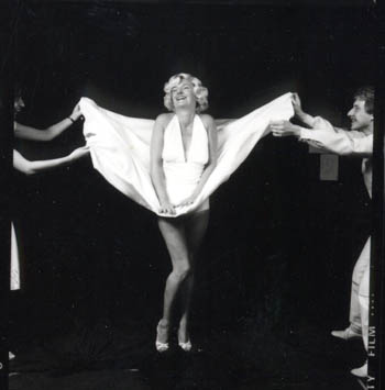 Recreating the famous Monroe pose